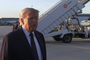Donald Trump mengakui bahwa pesawat militer di Pangkalan Udara Prince Sultan mengalami serangan pada 14 Maret 2026