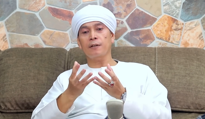Gus Abbas Bahas Polemik Nasab Wali Songo di Podcast Rhoma Irama, Soroti Kajian Sejarah, Filologi, dan DNA