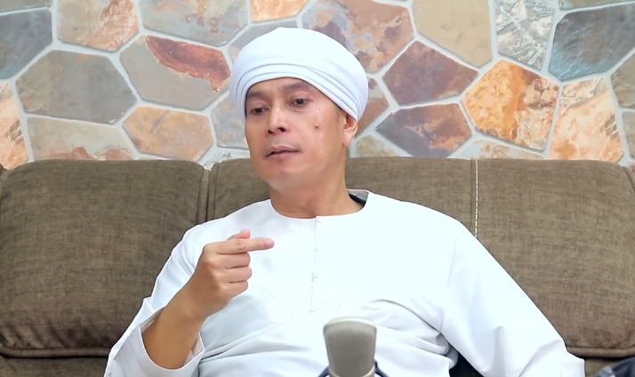 Gus Abbas Bahas Polemik Nasab Wali Songo di Podcast Rhoma Irama, Soroti Kajian Sejarah, Filologi, dan DNA