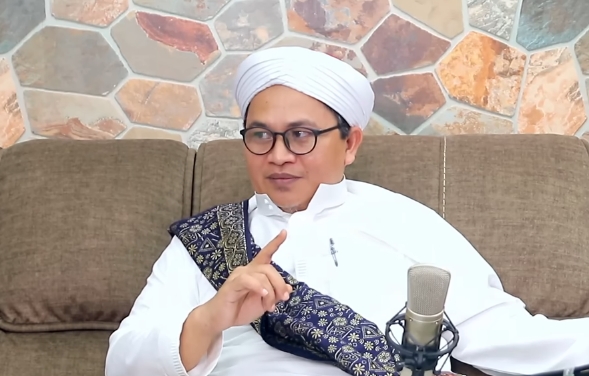KH Imaduddin Jelaskan Referensi yang Digunakan dalam Penelitiannya