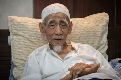 Nasehat Mbah Moen Agar Rezekimu Mengalir Deras