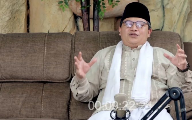 Rhoma Irama Undang KH Imaduddin Utsman Al Bantani Bahas Polemik Nasab Terbaru di Podcast Rhoma Irama Official