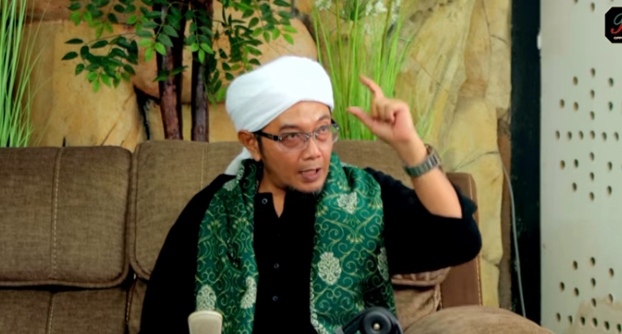 Rhoma Irama dan KH Alawi Nurul Alam Bahas Klaim “Nasab Baalawi Mutawatir”, Soroti Metodologi Ilmu Rijalul Hadis