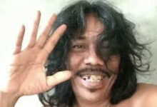Simak video MbahDhowi (WongDeso) di kanal YouTube