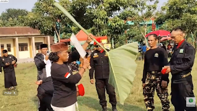 Ribuan anggota Pasukan Perjuangan Walisongo Indonesia Laskar Sabilillah (PWILS) mengikuti apel siaga kebangsaan