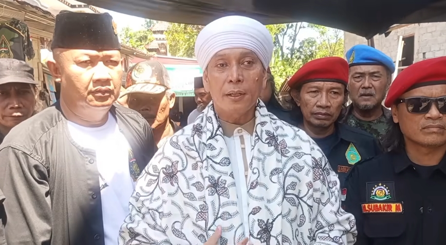 Gus Abbas Tanggapi Flyer “Satu Komando Kiai Imad”