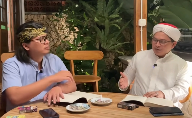 KH Imaduddin Utsman Al Bantani Jelaskan Isi Kitab Minhajun Nasabin, Bahas Polemik Nasab Baalwi hingga Wakaf Buku 2.000 Eksemplar