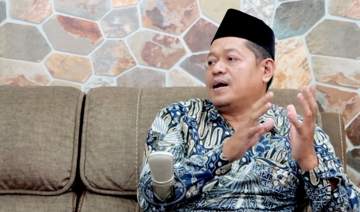 KRT KH Nur Ihyak Hadinegoro Paparkan Kajian Nasab Ba'alawi dalam Podcast Rhoma Irama Official, Ini Pokok Pokok Pembahasannya