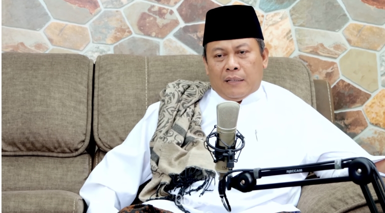 Kiyai Ubaidillah mengatakan bahwa sebelum tesis KH Imaduddin muncul, ia telah memiliki sejumlah pertanyaan mengenai persoalan yang berkaitan dengan kelompok Baalawi