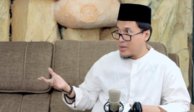 Polemik Nasab dalam Perspektif Filologi, Prof. Menachem Ali Paparkan Bukti Manuskrip Lintas Bahasa di Podcast Rhoma Irama