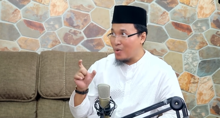 Rhoma Irama kemudian meminta penjelasan mengenai hubungan filologi dengan pembahasan nasab