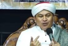KH Imaduddin Utsman Bahas Nasab, DNA Keturunan Nabi hingga Keteladanan Rasulullah dalam Maulid di Indramayu