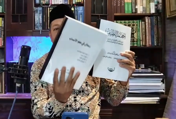 KH Nur Ihyak Singgung Fenomena Khurafat