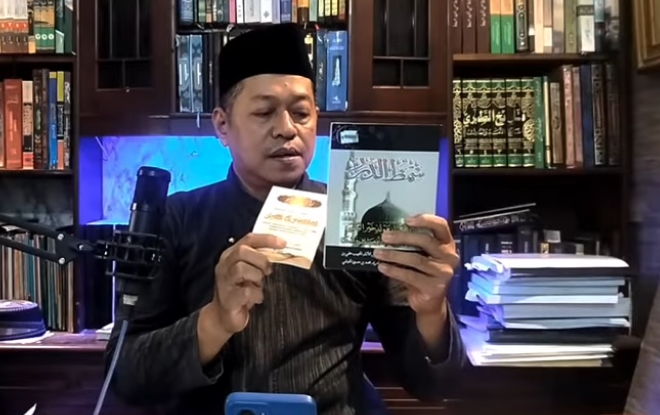 Cerita tentang Kehadiran Nabi Saat Maulid Dibacakan