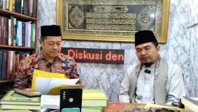 KH Nur Ihyak dan Ketua Himpunan Dzuriyyah Sunan Giri Bahas Manuskrip, Silsilah Syekh Khalil hingga DNA