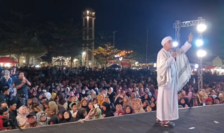 Gus Abbas Bahas Klaim Manusia Bisa Bermusyawarah dengan Allah Setiap Saat