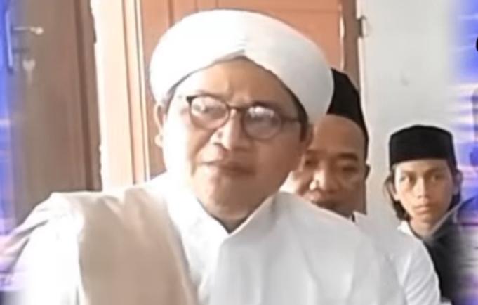 Pernyataan KH Imaduddin tentang Klaim Keturunan Baalawi